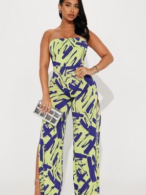 Fashion Nova Strapless Wide-Leg Jumpsuit in Lime Green & Navy Brushstroke